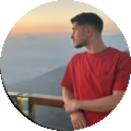 Joy Akademi topluluğu üyesi